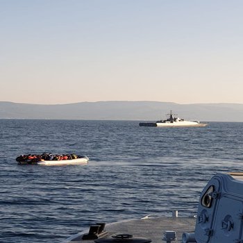 Λέμβος με αλλοδαπούς στο Αιγαίο συνοδεία σκαφών τουρκικής ακτοφυλακής και εντοπισμός της από το Λιμενικό Σώμα – Ελληνική Ακτοφυλακή