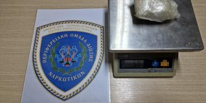 Σύλληψη αλλοδαπού για ναρκωτικά στον Πειραιά – Σύλληψη ημεδαπού στο Καβούρι Αττικής