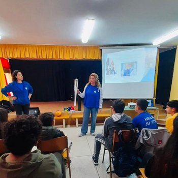“Μαθαίνω να παίζω – μαθαίνω να ζω” στο 2ο Γυμνάσιο Ελληνικού
